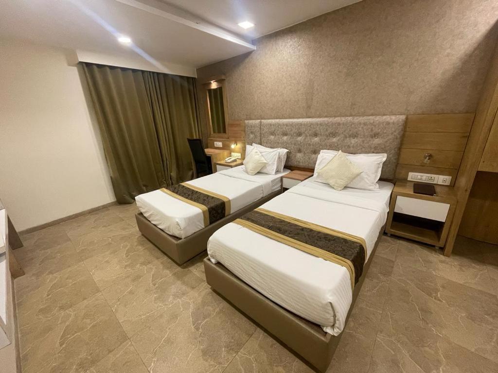Hotel Grace Galaxy Βομβάη Εξωτερικό φωτογραφία