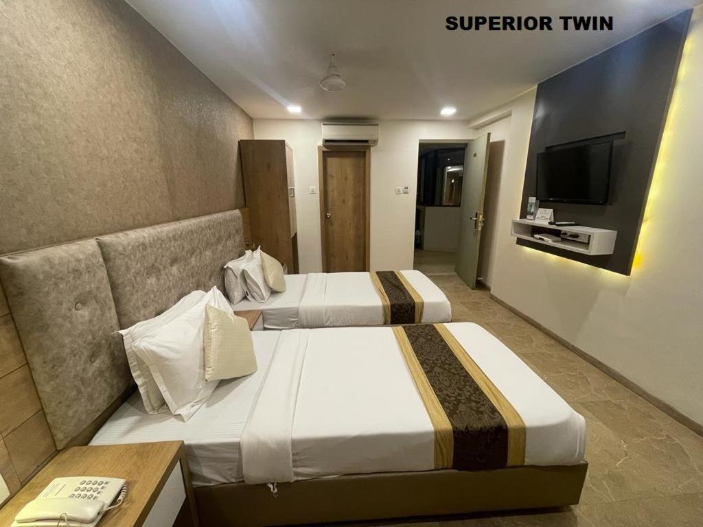 Hotel Grace Galaxy Βομβάη Εξωτερικό φωτογραφία