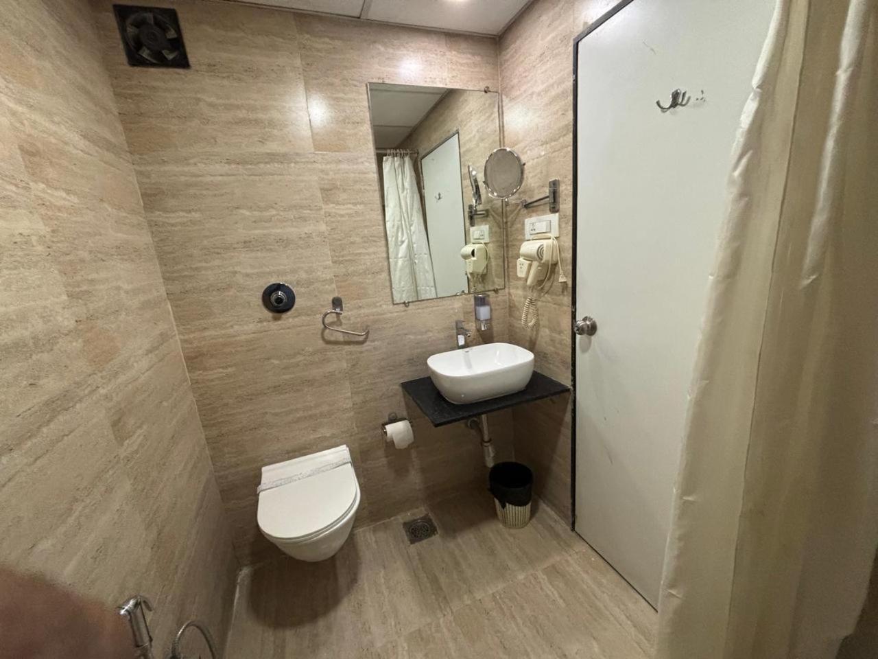 Hotel Grace Galaxy Βομβάη Εξωτερικό φωτογραφία
