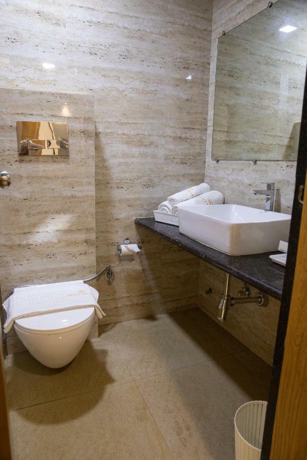Hotel Grace Galaxy Βομβάη Εξωτερικό φωτογραφία