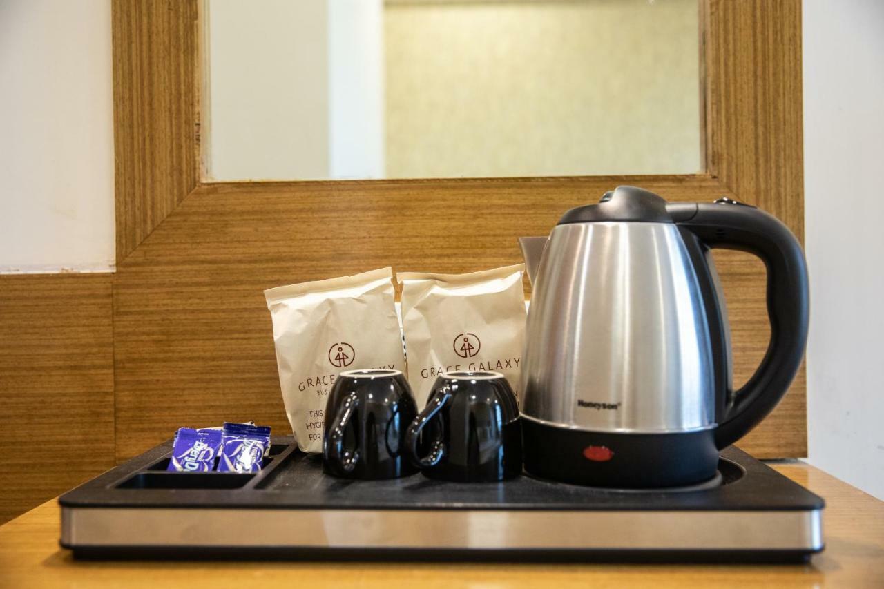 Hotel Grace Galaxy Βομβάη Εξωτερικό φωτογραφία