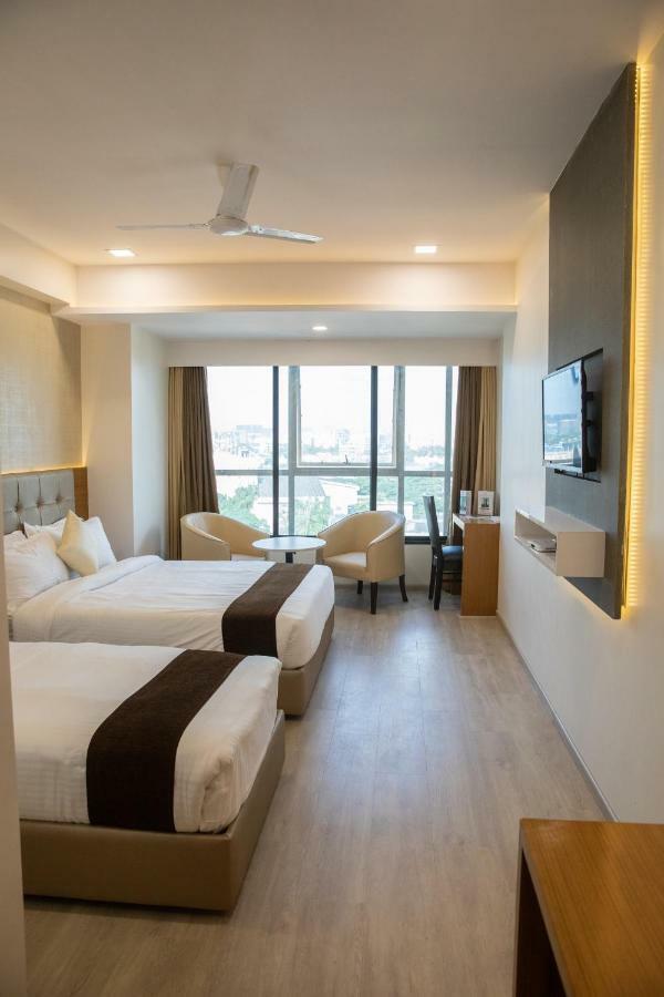 Hotel Grace Galaxy Βομβάη Εξωτερικό φωτογραφία