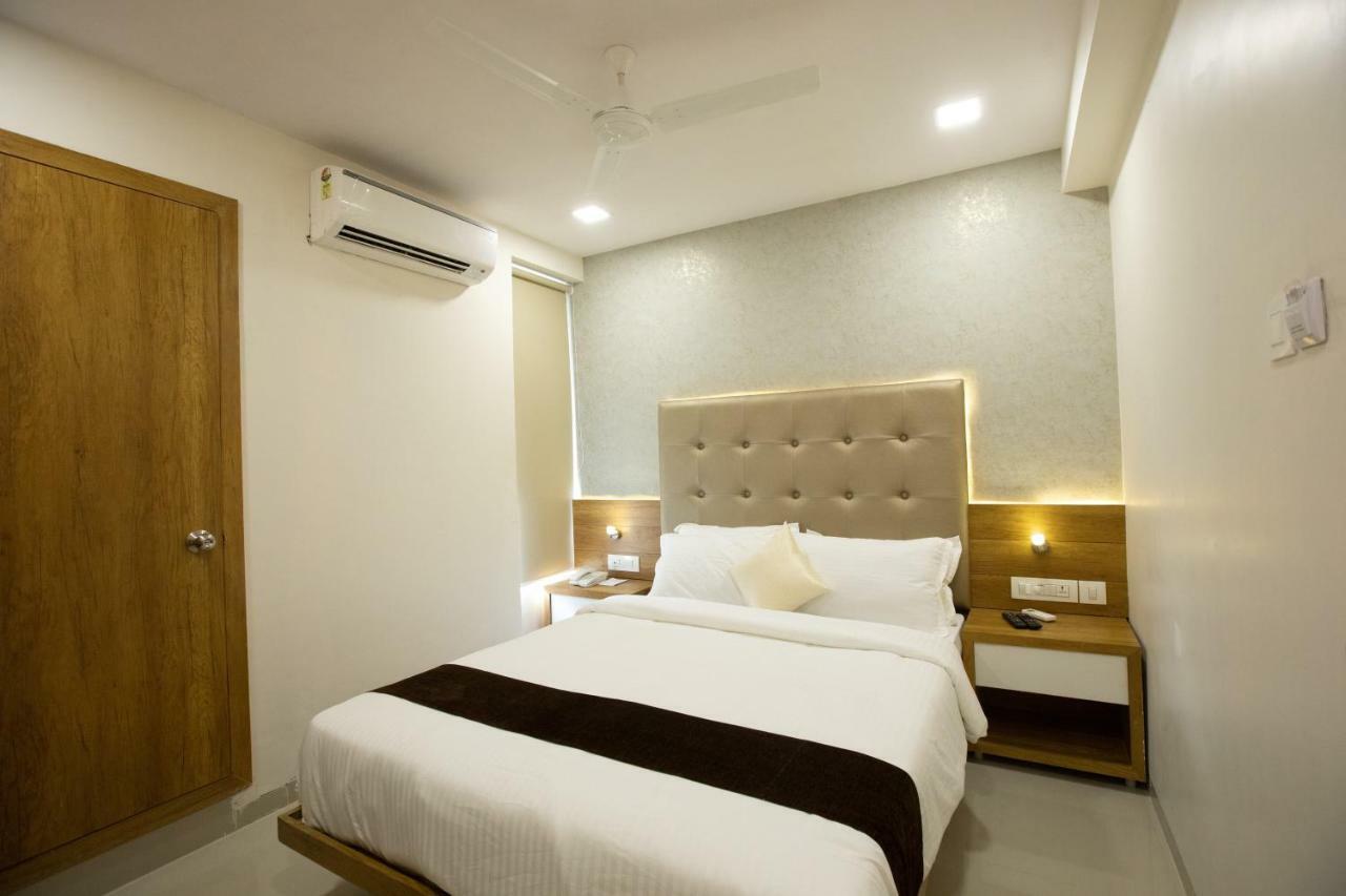 Hotel Grace Galaxy Βομβάη Εξωτερικό φωτογραφία