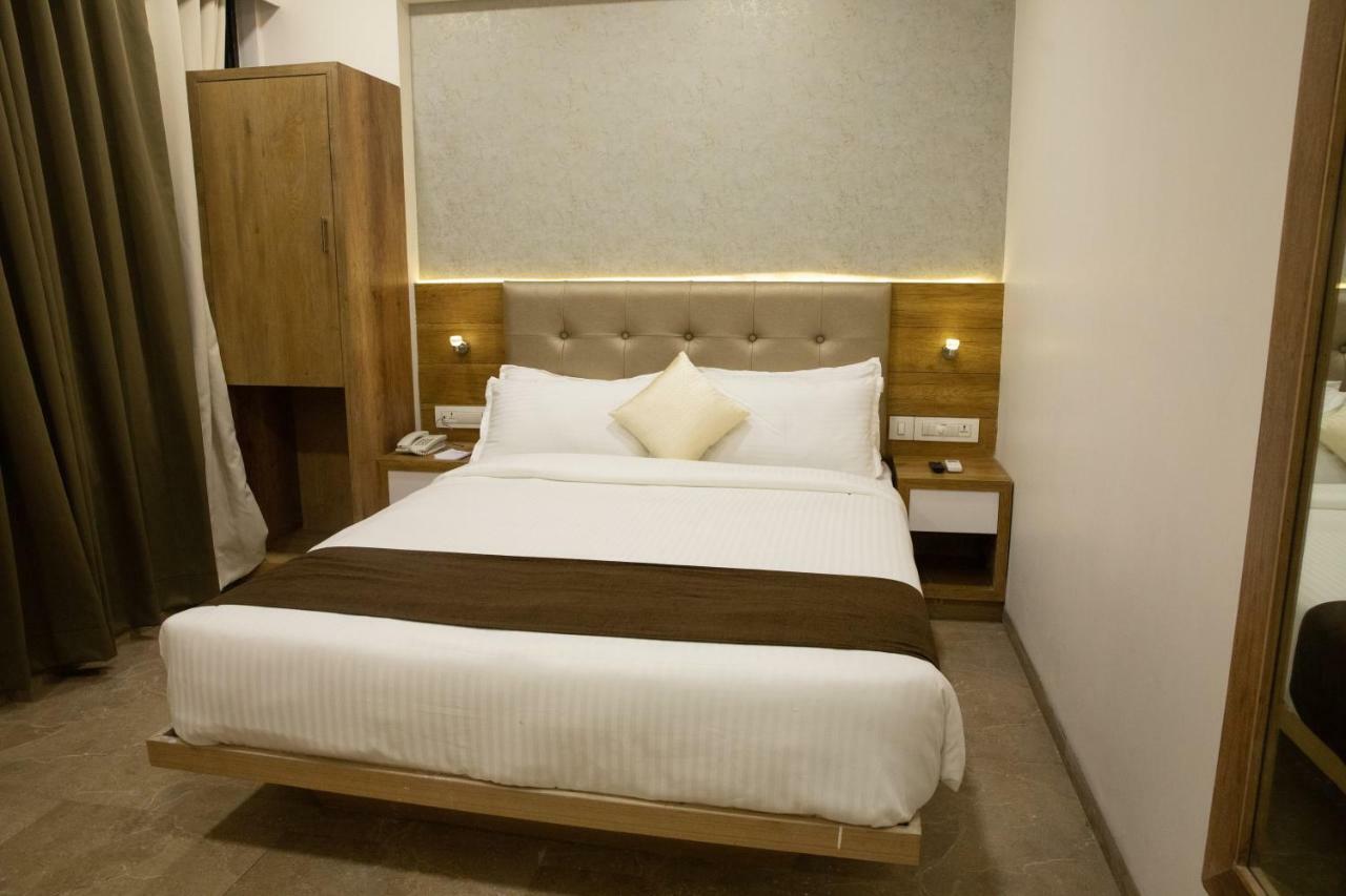 Hotel Grace Galaxy Βομβάη Εξωτερικό φωτογραφία