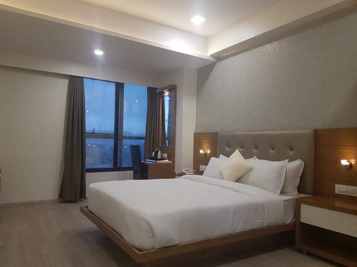 Hotel Grace Galaxy Βομβάη Εξωτερικό φωτογραφία